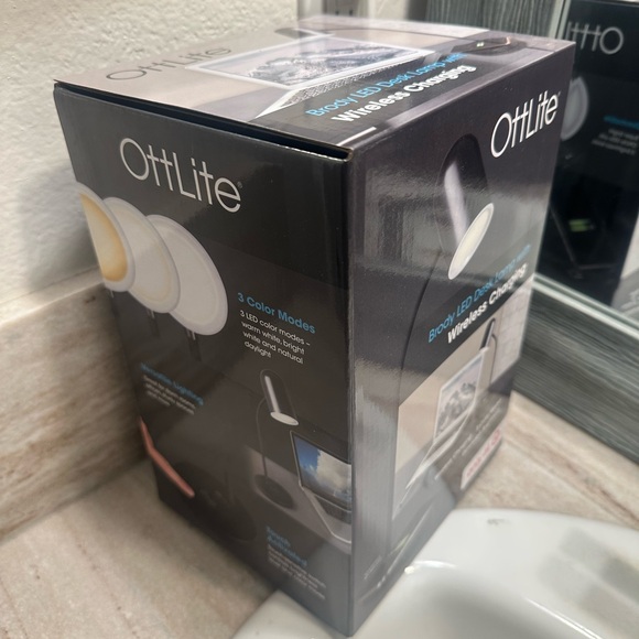 NIB LED Brody Wireless Charging Desk Lamp - OttLite - Picture 9 of 14